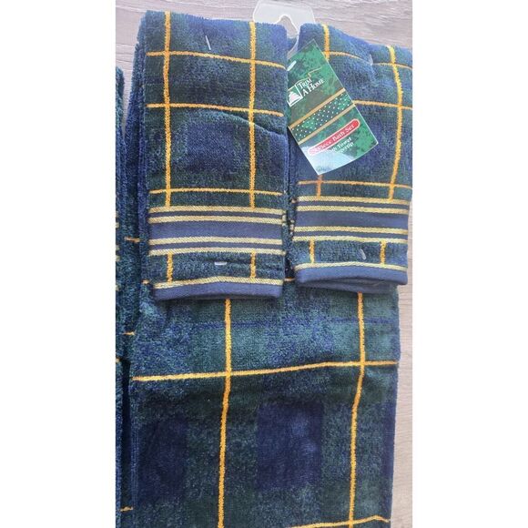 2 VTG Kmart Trim A Home Towel Sets NOS Blue/ Green Plaid With Reindeer Christmas - Picture 3 of 8